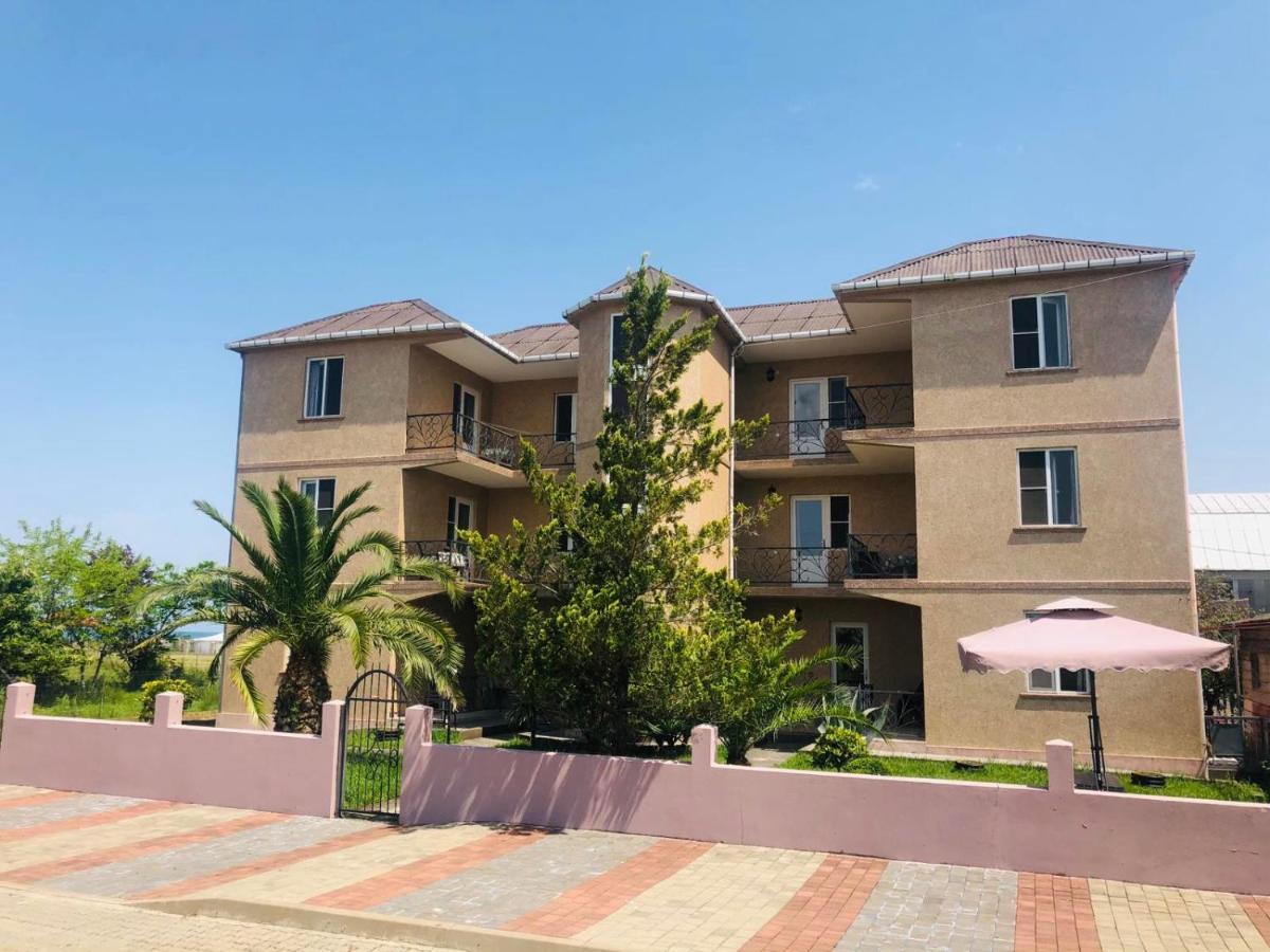 Nika Inn Kobuleti Ngoại thất bức ảnh