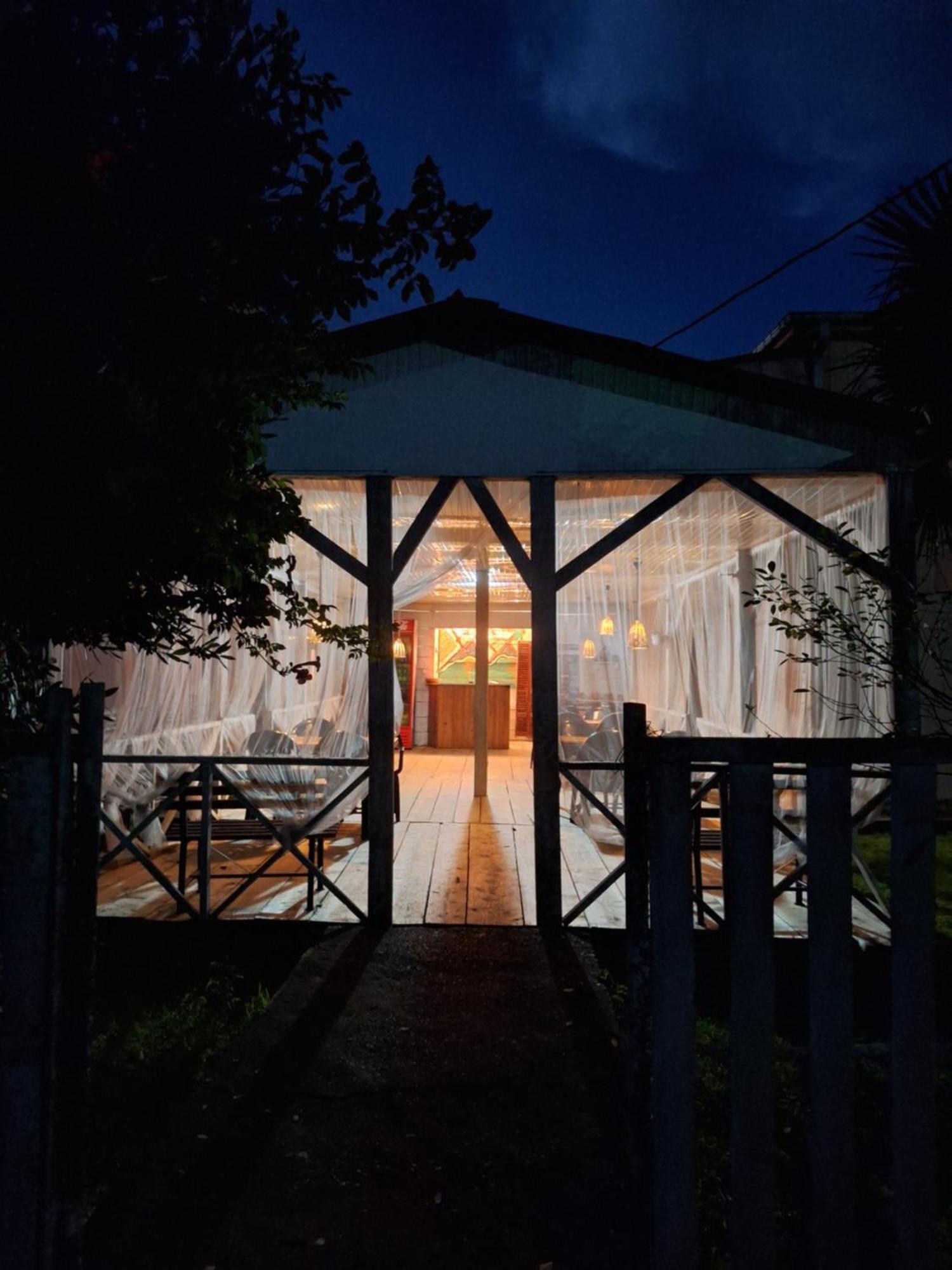 Nika Inn Kobuleti Ngoại thất bức ảnh