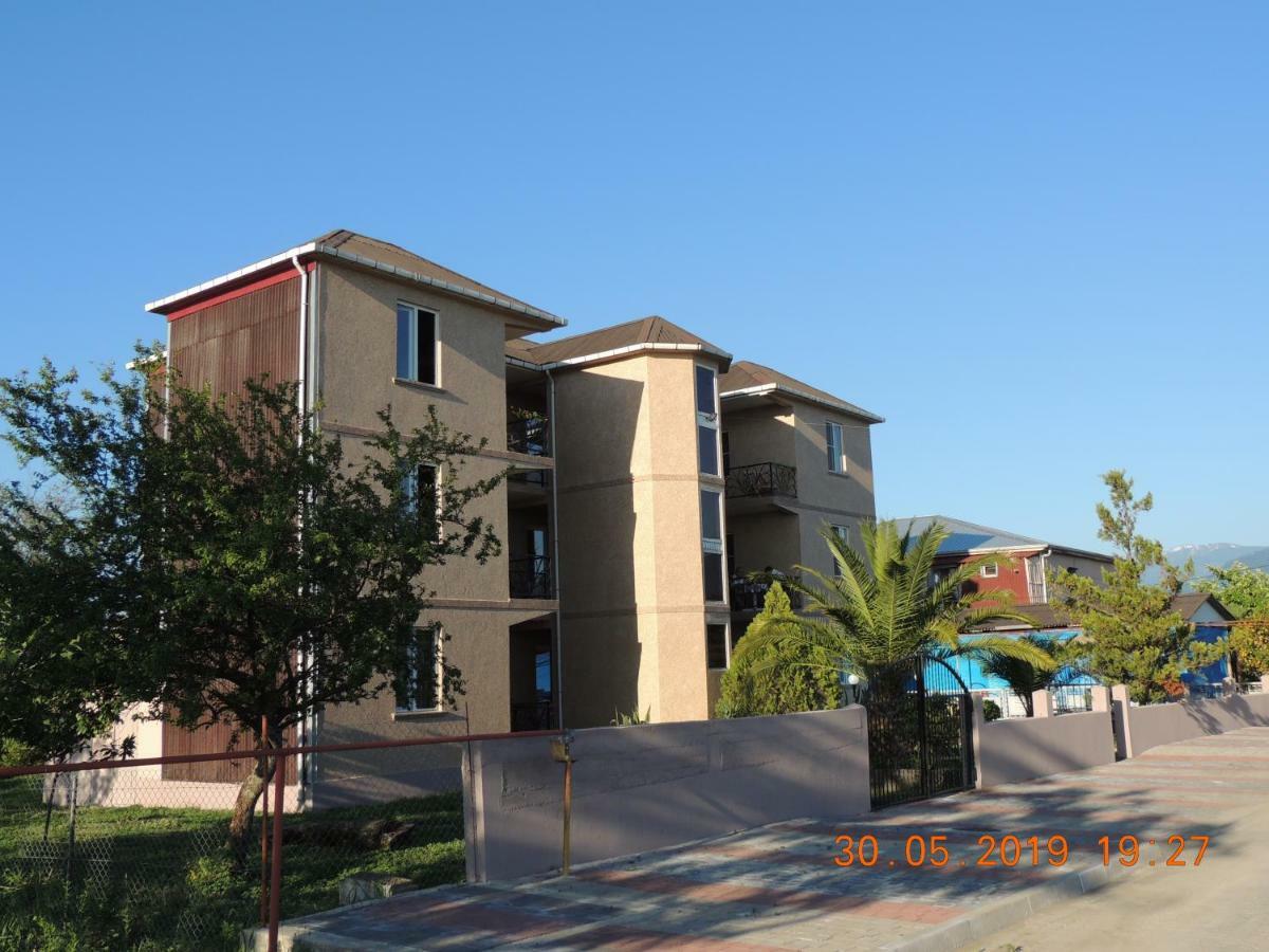 Nika Inn Kobuleti Ngoại thất bức ảnh